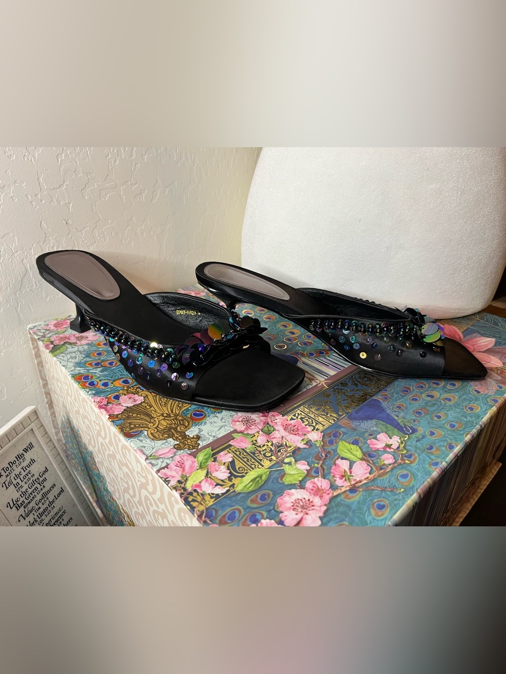 🤩🌈 Black Iridescent Sequin Open Toe Kitten Heel Mules Size 6